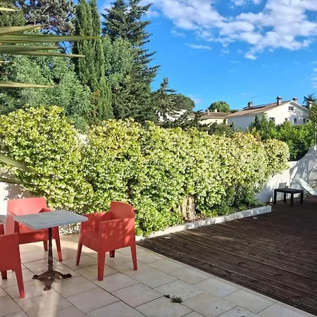 Tatil Evi Maison Lumineuse Avec Grande Terrasse En Bois Et Jardin
