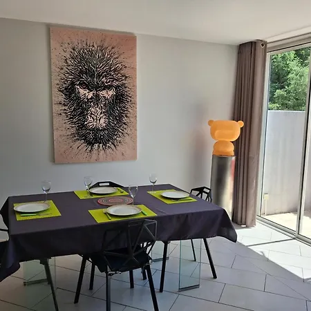 بيت للعطل Maison Lumineuse Avec Grande Terrasse En Bois Et Jardin