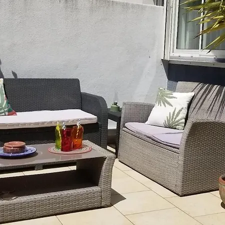 Maison Lumineuse Avec Grande Terrasse En Bois Et Jardin بيرول